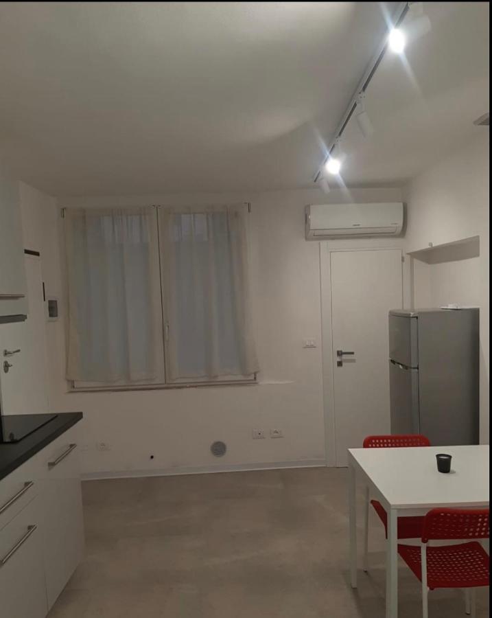 Appartamento Roma Парма Экстерьер фото